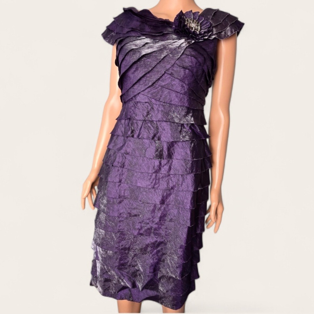 London Times Metallic Purple Tiered Ruffle Sheath‎ Dress Floral Brooch 6 Shimmer